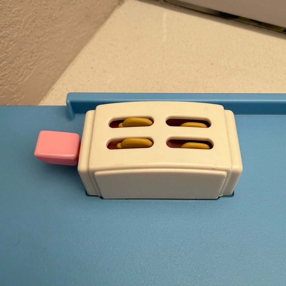 Vintage Playskool Play Around Dollhouse Series Kitchen Island Dishwasher Toaster - Picture 9 of 14
